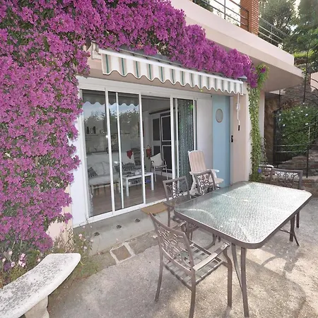 Holiday home Holiday La Tarente